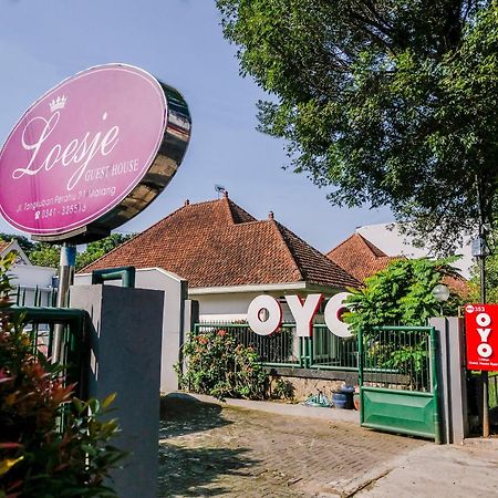 Super Oyo 353 Loesje Guest House Syariah Malang Exterior foto