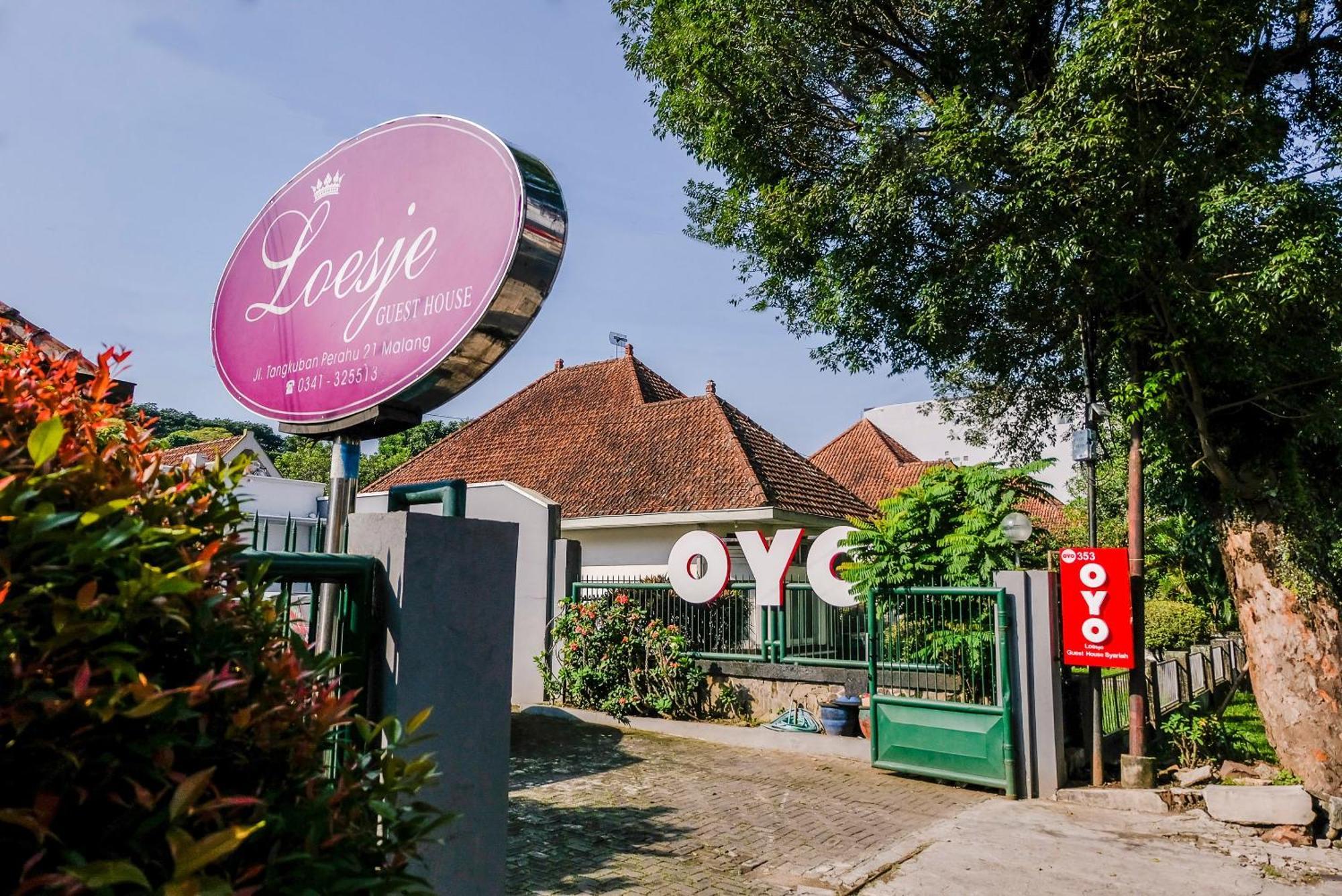 Super Oyo 353 Loesje Guest House Syariah Malang Exterior foto